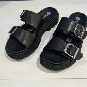 remonte Buckle Sandals
